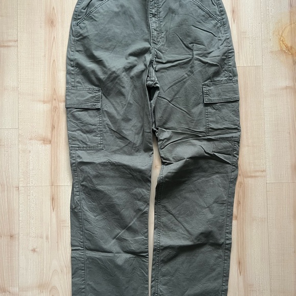 Hollister High-Rise Dad Pants in Olive - Picture 4 of 4
